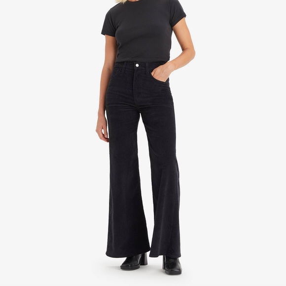 NWT Levi’s Women’s Ribcage Bell Corduroy Pants. Size 25. - Picture 1 of 10